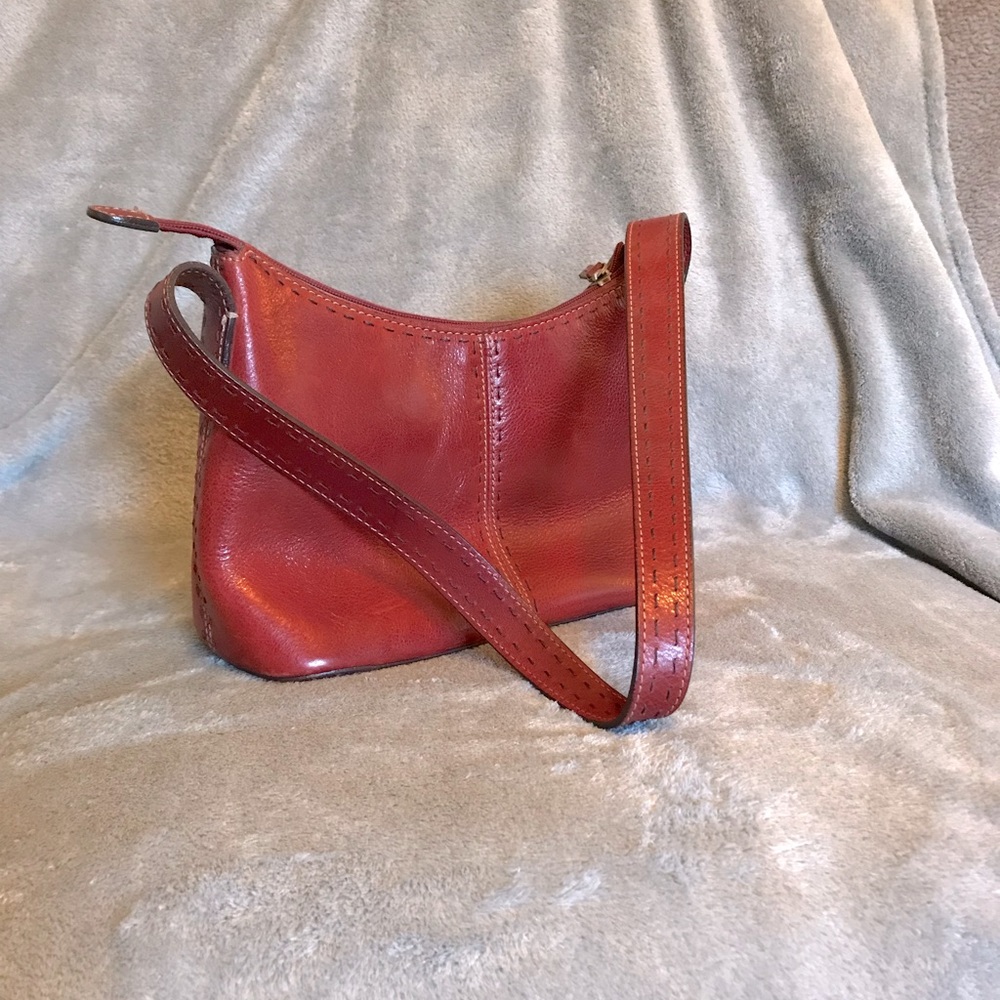 Red leather Fossil purse